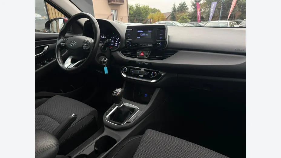 HYUNDAI i30 -