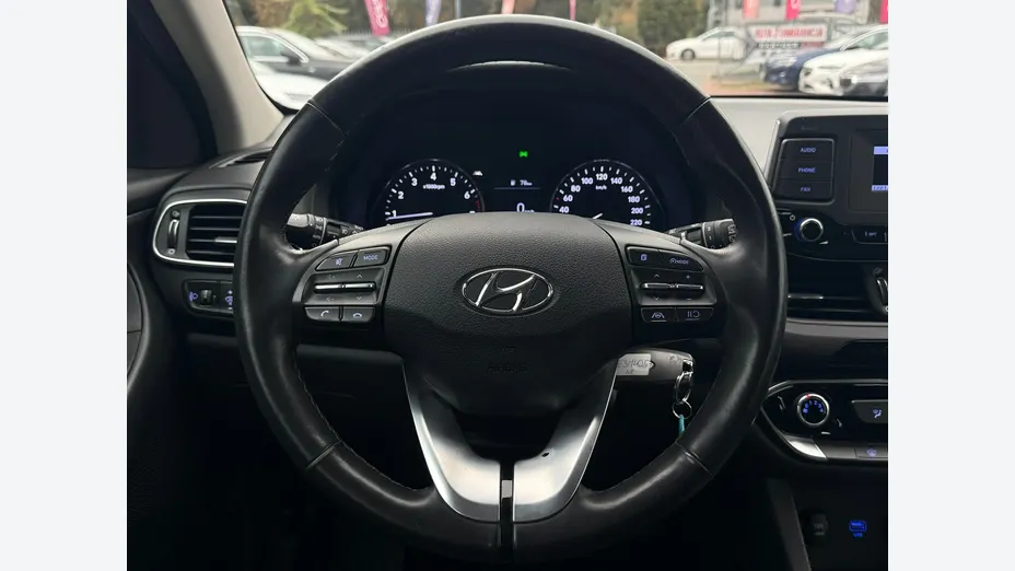 HYUNDAI i30 -