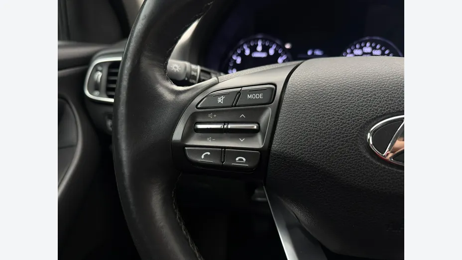 HYUNDAI i30 -