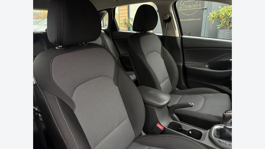 HYUNDAI i30 -