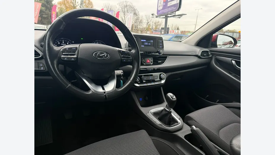 HYUNDAI i30 -