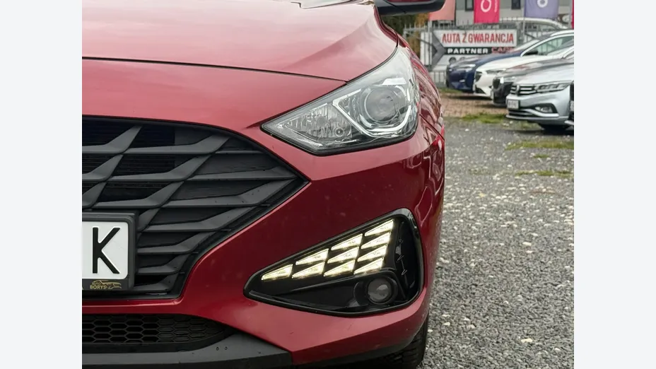HYUNDAI i30 -