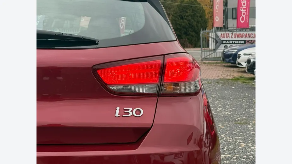 HYUNDAI i30 -
