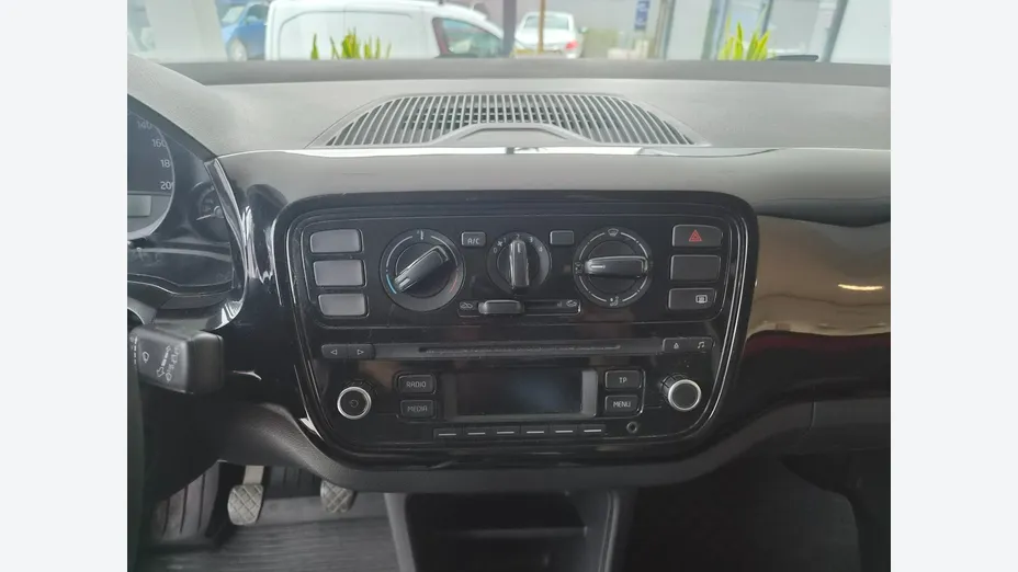VOLKSWAGEN up! -