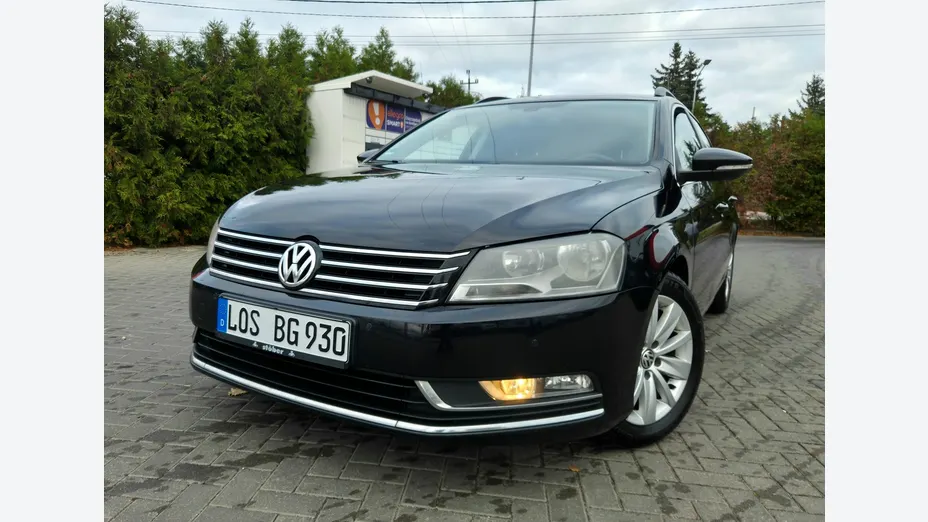 VOLKSWAGEN Passat -