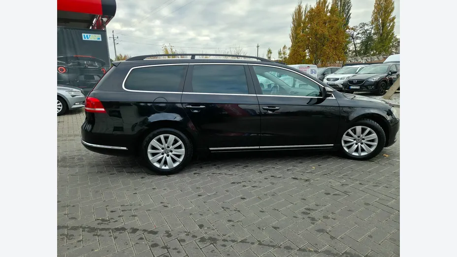 VOLKSWAGEN Passat -