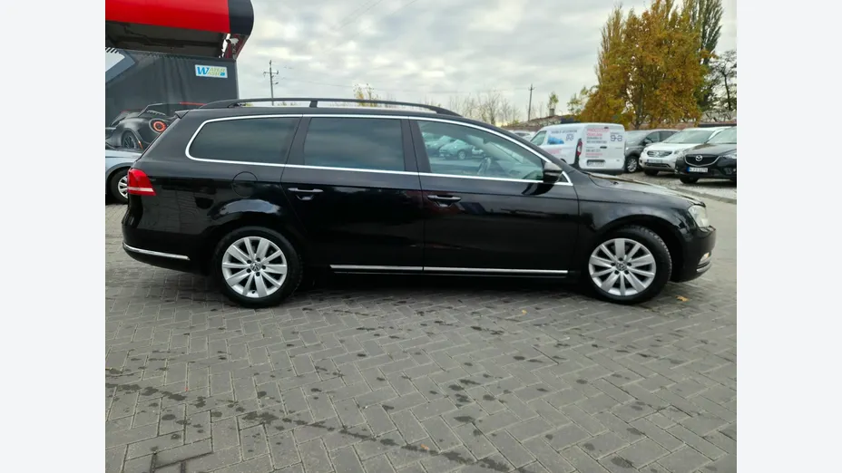 VOLKSWAGEN Passat -