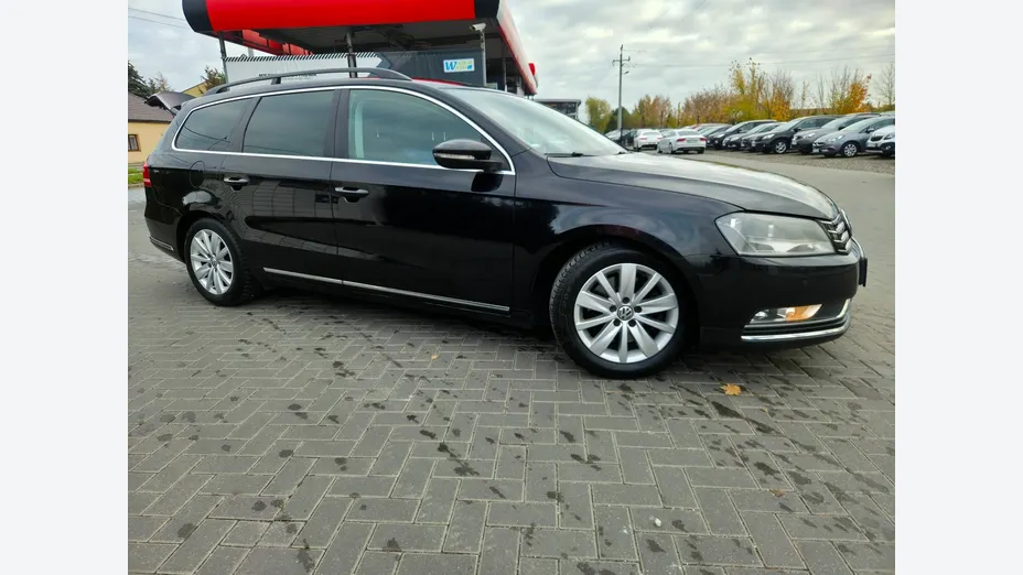 VOLKSWAGEN Passat -