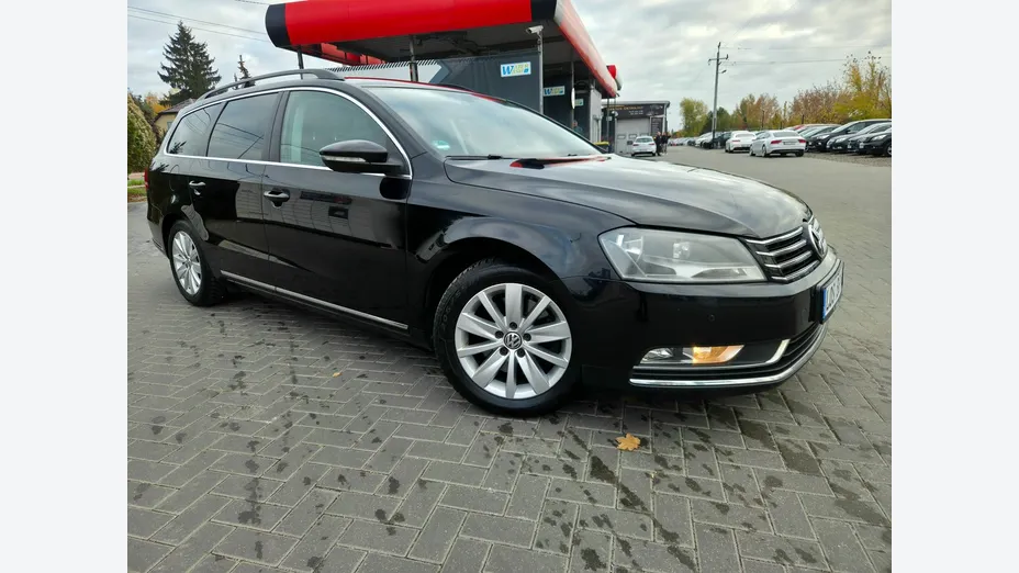 VOLKSWAGEN Passat -