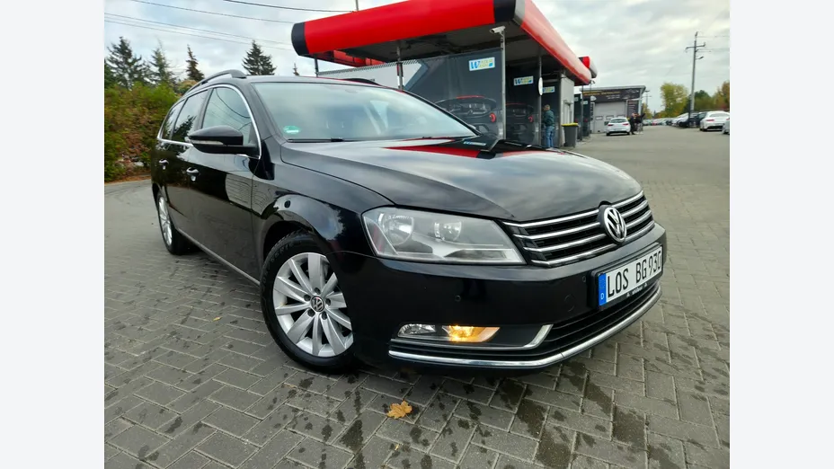 VOLKSWAGEN Passat -