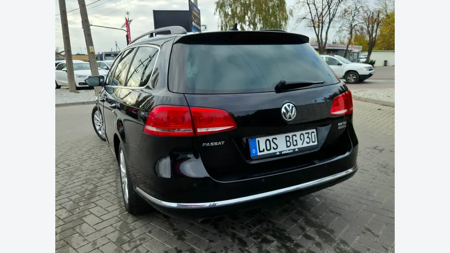 VOLKSWAGEN Passat -