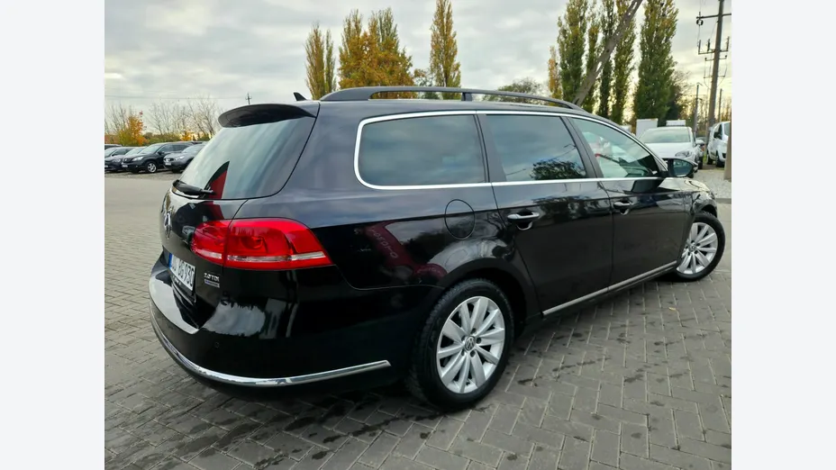 VOLKSWAGEN Passat -