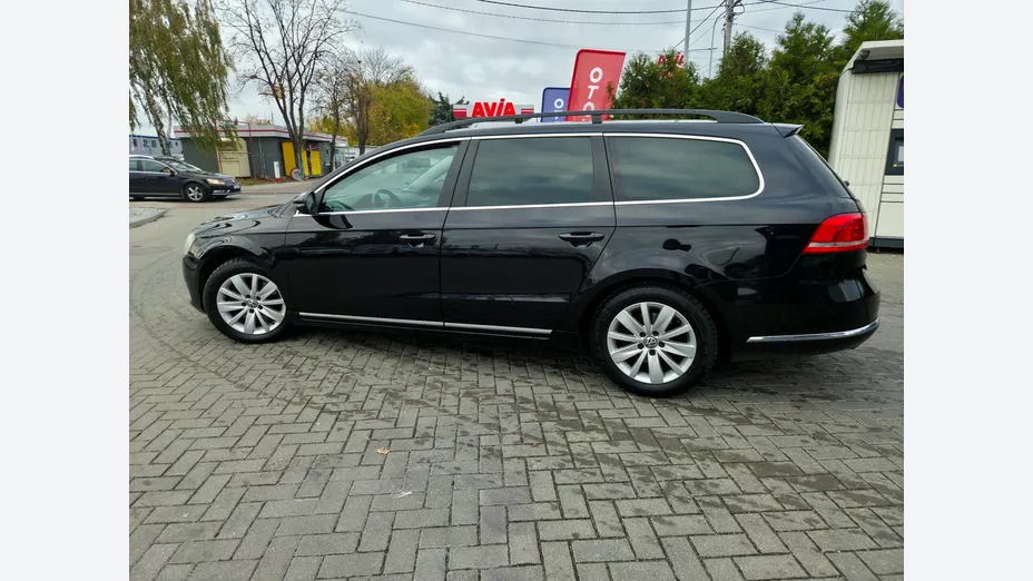 VOLKSWAGEN Passat -