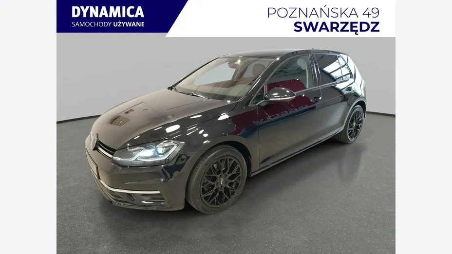 VOLKSWAGEN Golf -