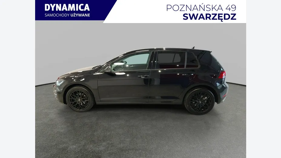 VOLKSWAGEN Golf -
