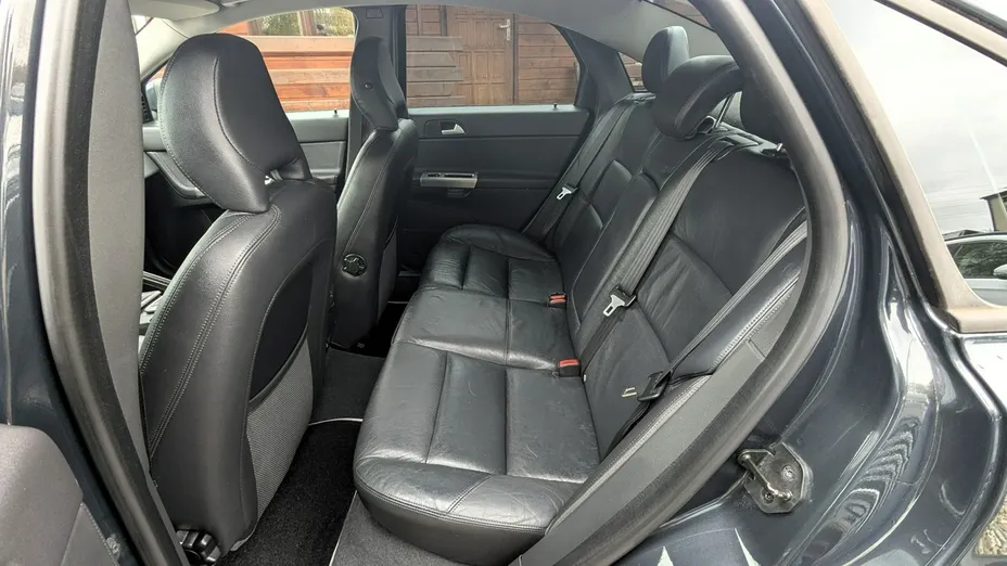 VOLVO S40 -