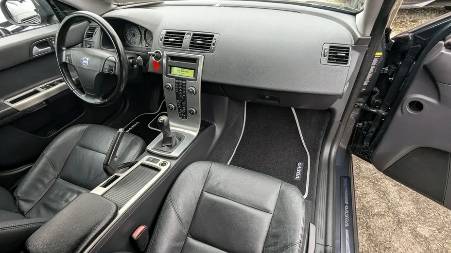 VOLVO S40 -