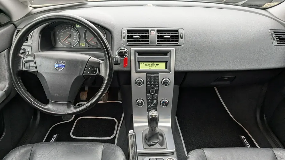 VOLVO S40 -