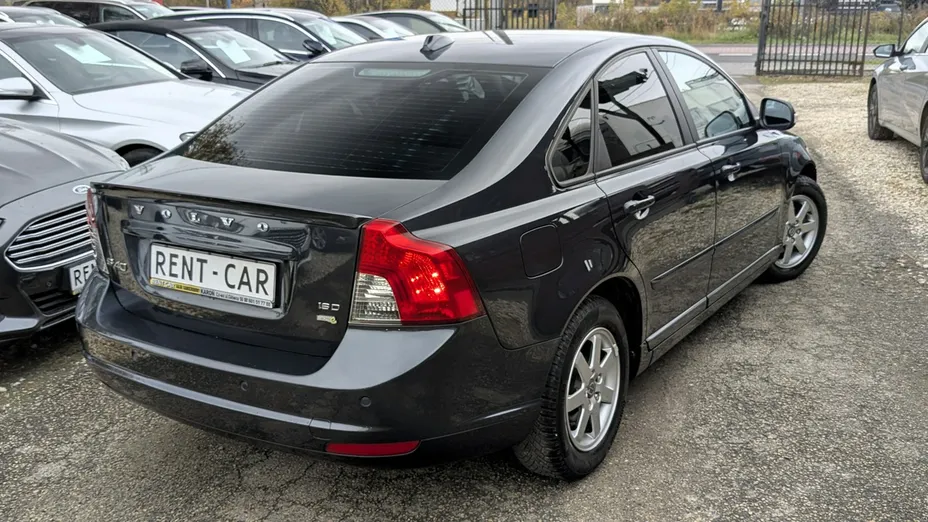 VOLVO S40 -