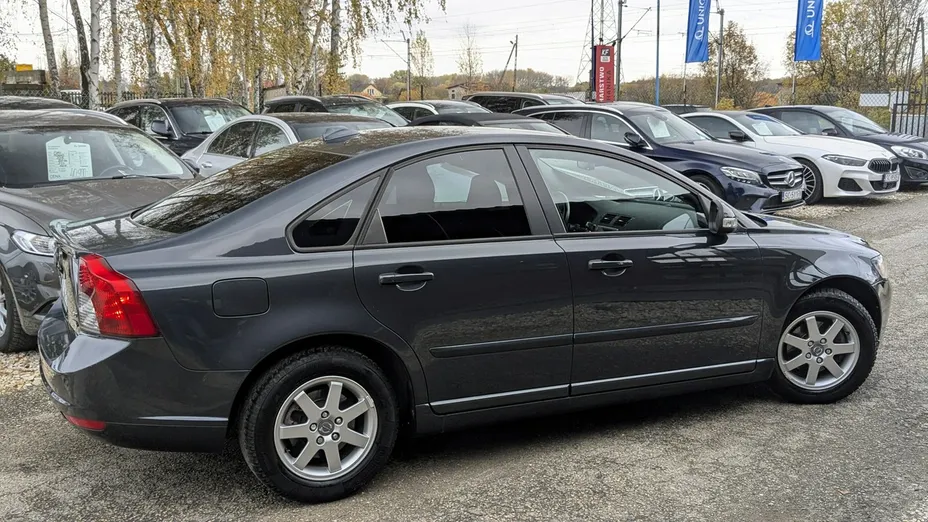 VOLVO S40 -