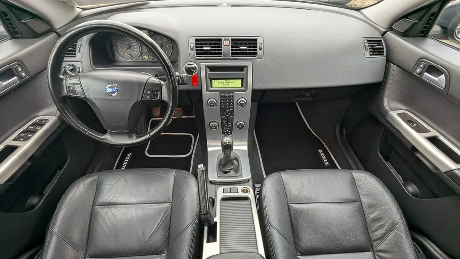 VOLVO S40 -
