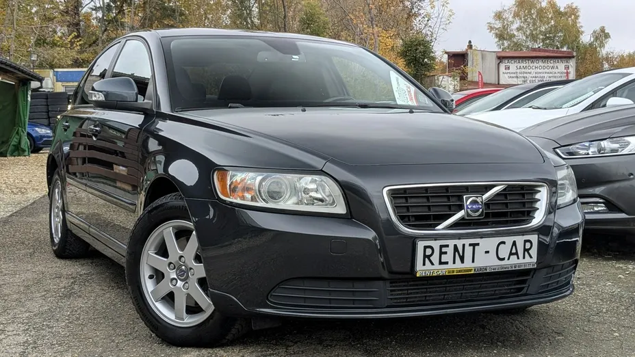 VOLVO S40 -
