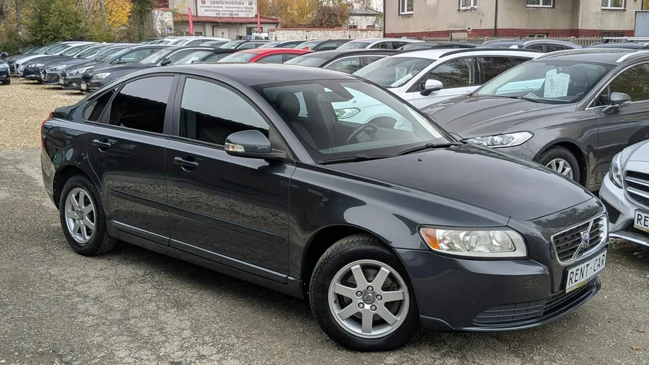 VOLVO S40 -