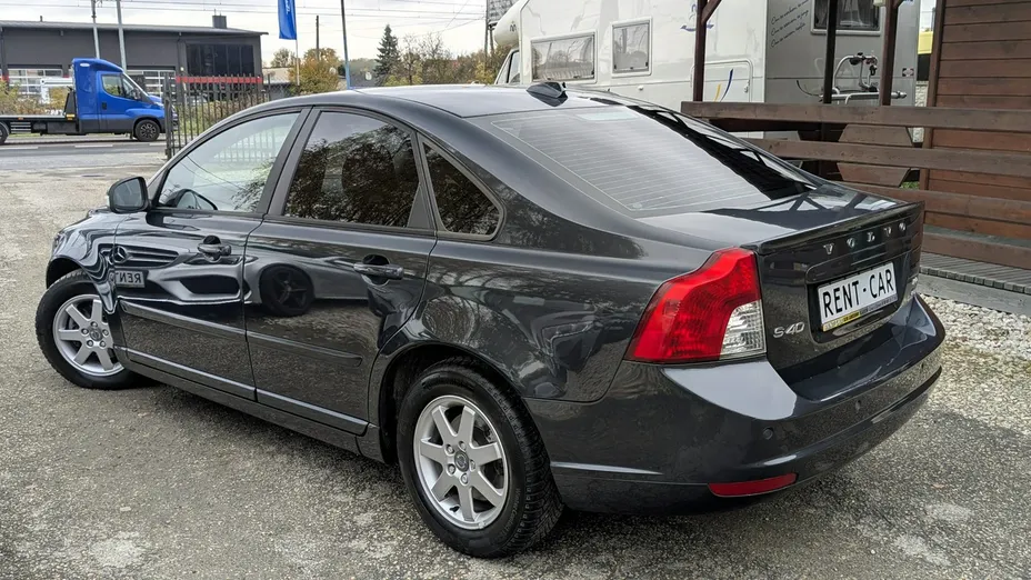 VOLVO S40 -
