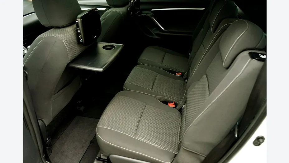 TOYOTA Verso -