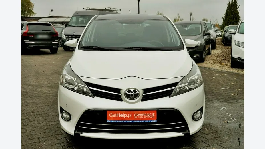 TOYOTA Verso -