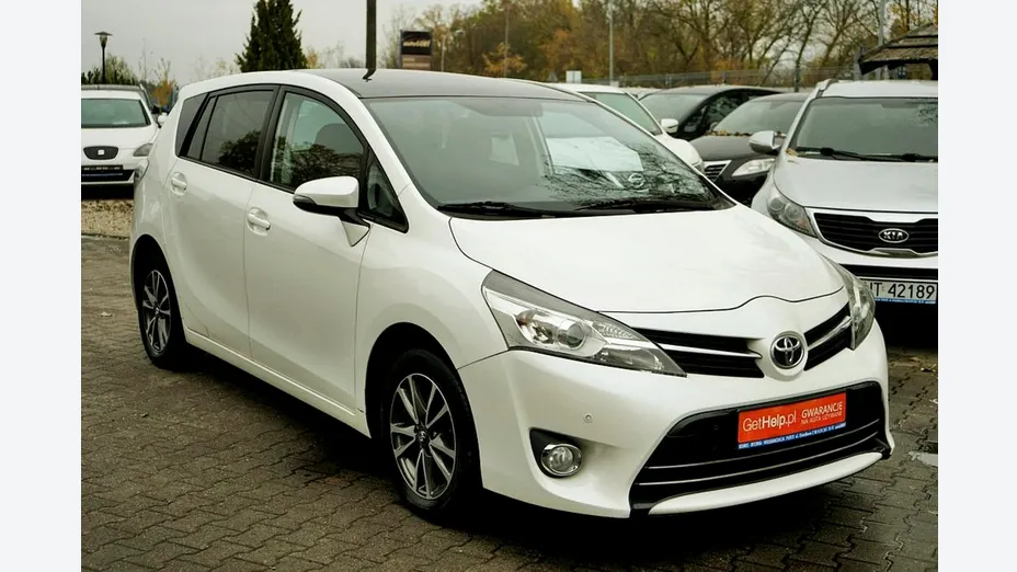 TOYOTA Verso -