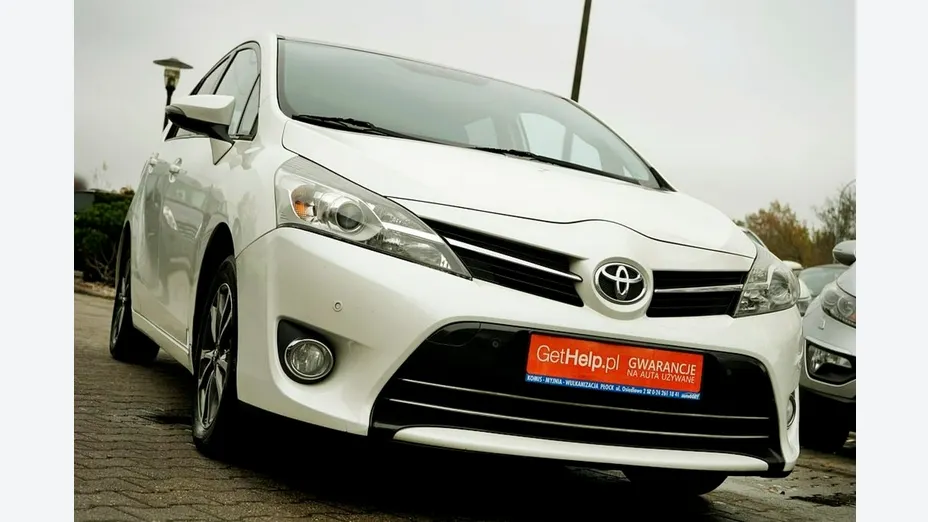 TOYOTA Verso -