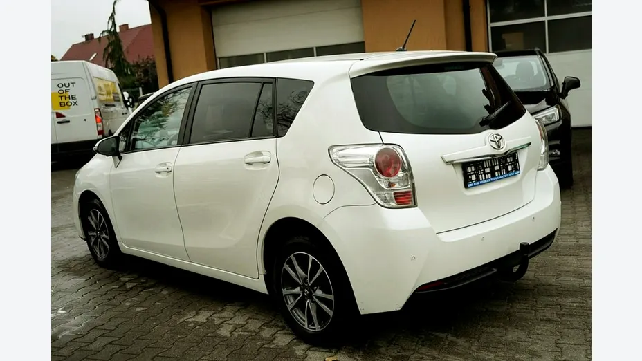 TOYOTA Verso -