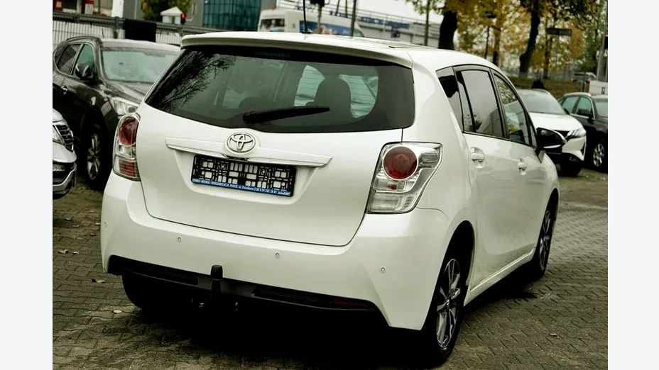 TOYOTA Verso -