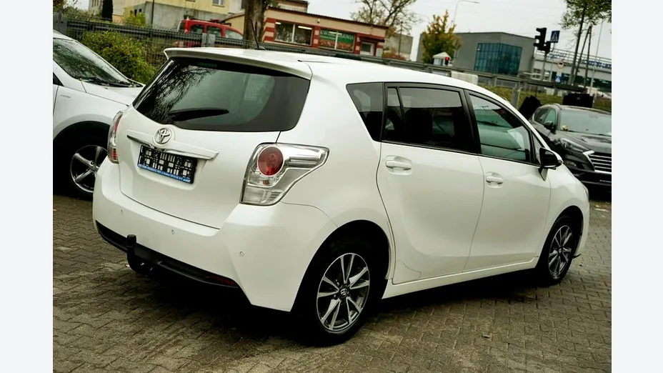 TOYOTA Verso -