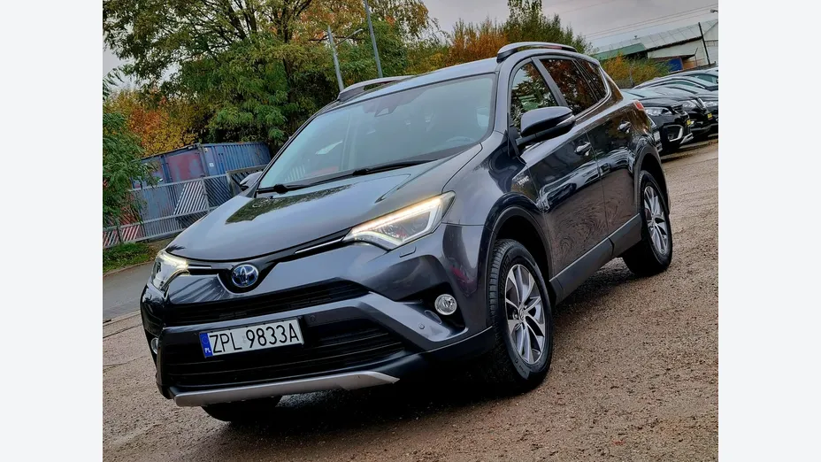TOYOTA RAV4 -