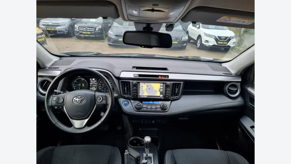 TOYOTA RAV4 -