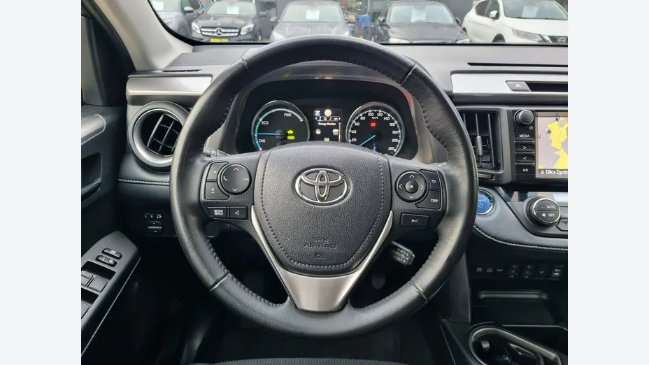 TOYOTA RAV4 -