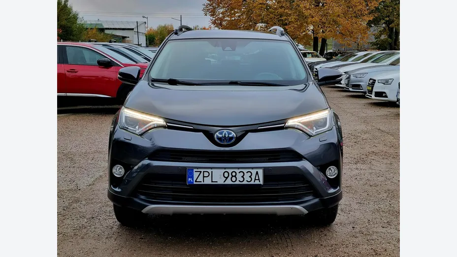 TOYOTA RAV4 -