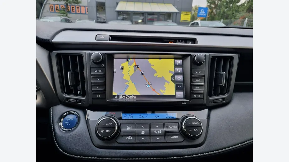 TOYOTA RAV4 -