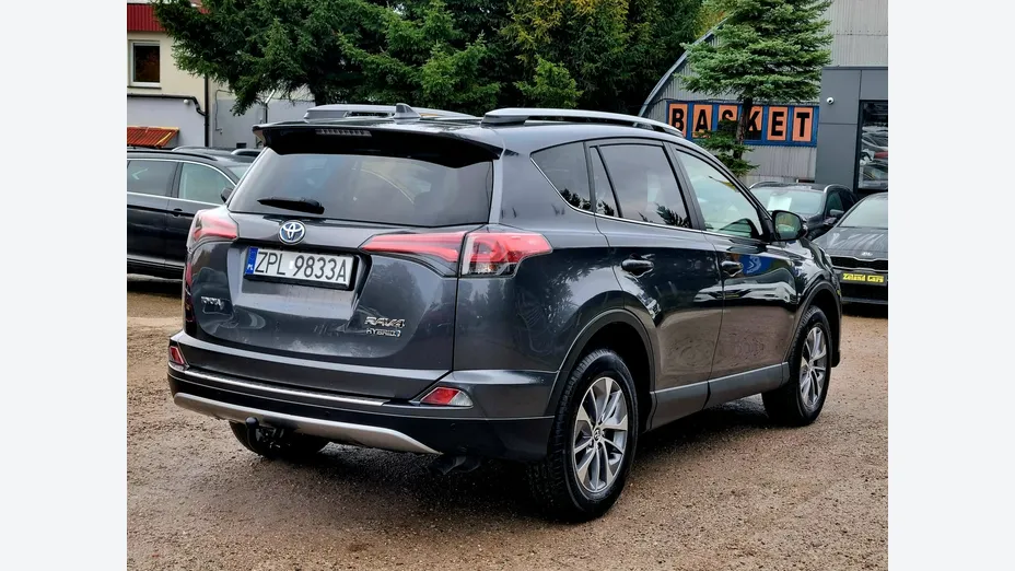 TOYOTA RAV4 -