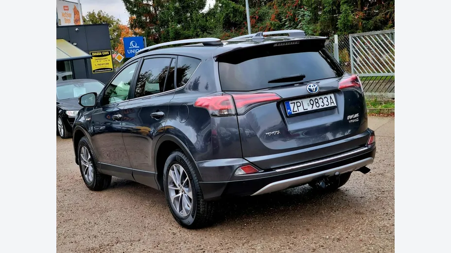 TOYOTA RAV4 -