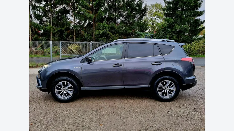 TOYOTA RAV4 -