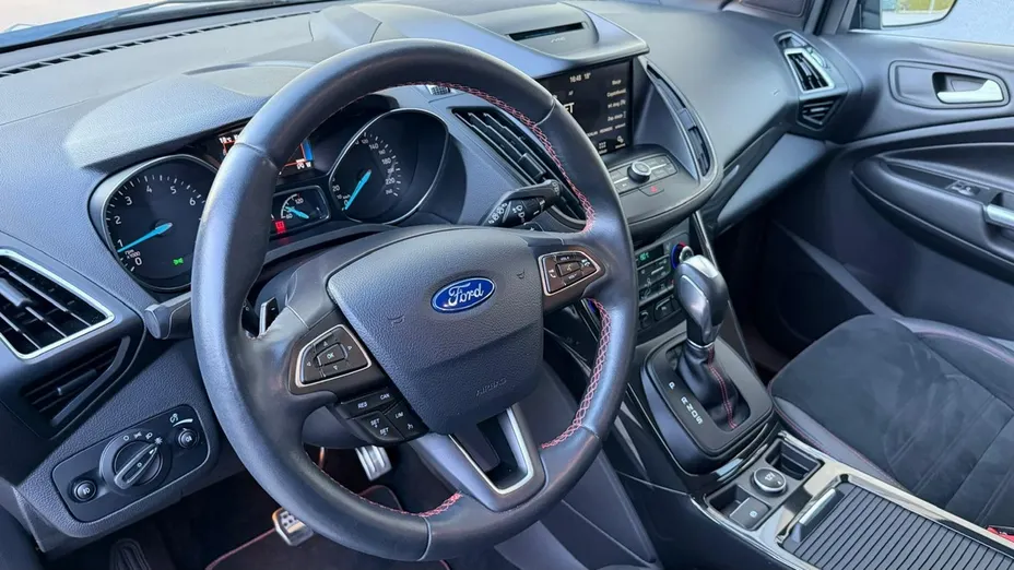 FORD Kuga -