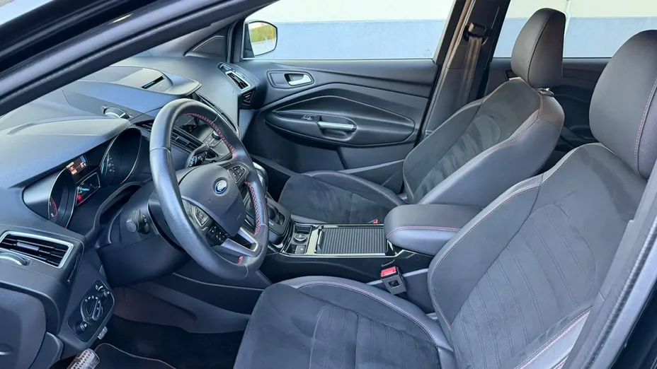 FORD Kuga -
