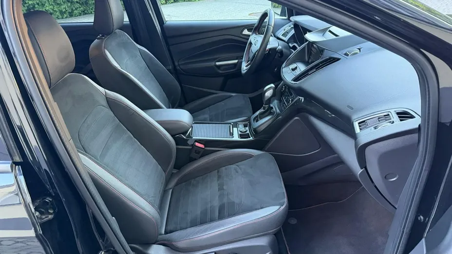 FORD Kuga -