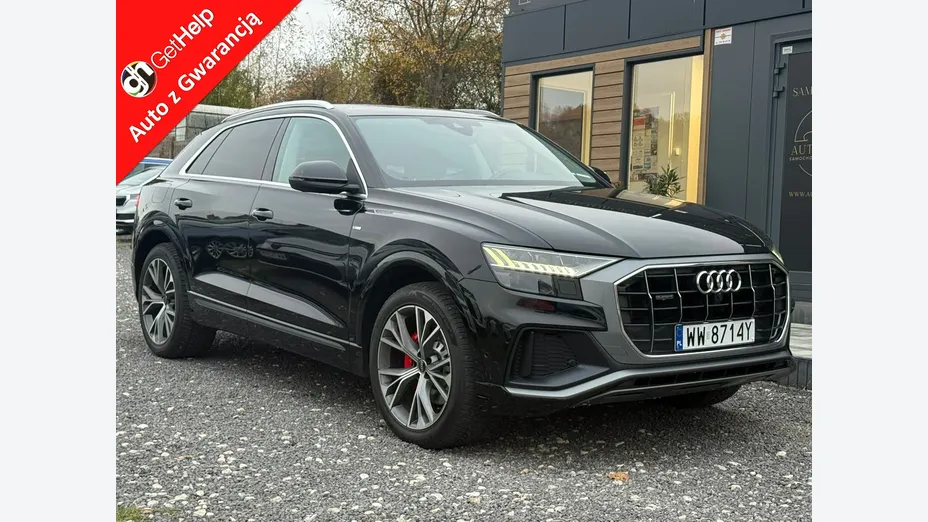 AUDI Q8 -
