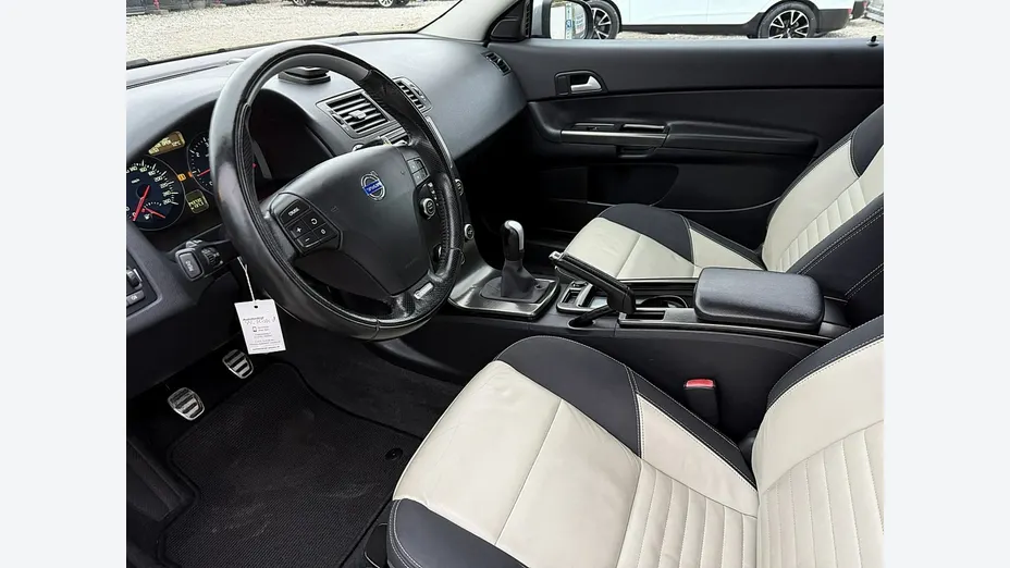VOLVO C30 -