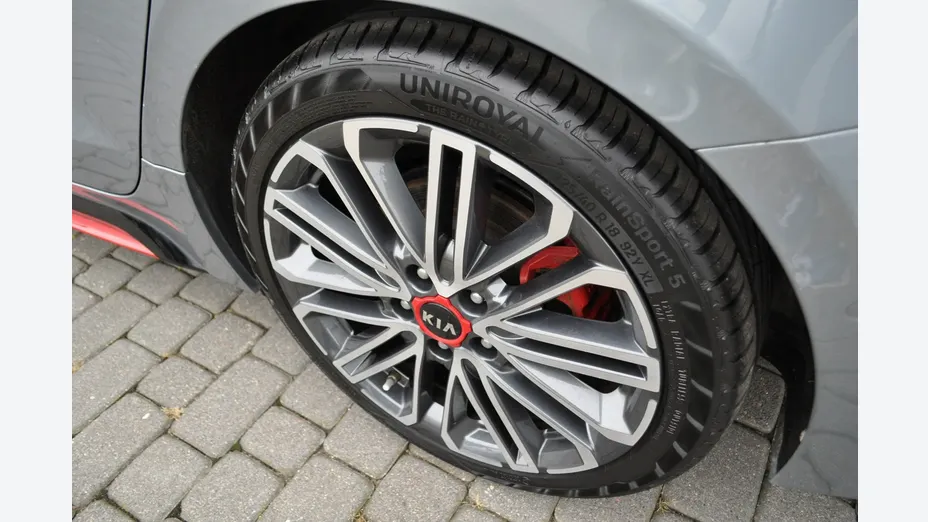 KIA ProCeed -
