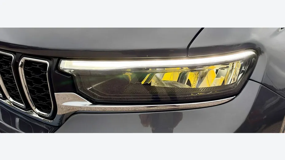 JEEP Grand Cherokee -